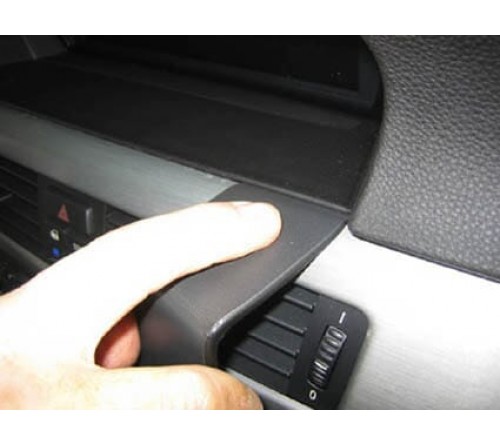 Proclip BMW 3-series E90/E91 05-12 Angled with navi&wood